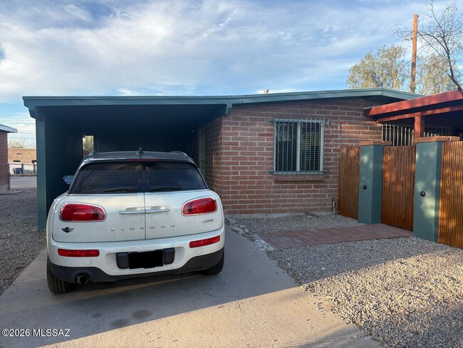 Photo - 237 E Lee St