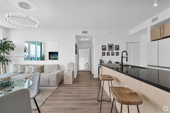 Building Photo - 1111 SW 1st Ave Unit 2922-N Rental