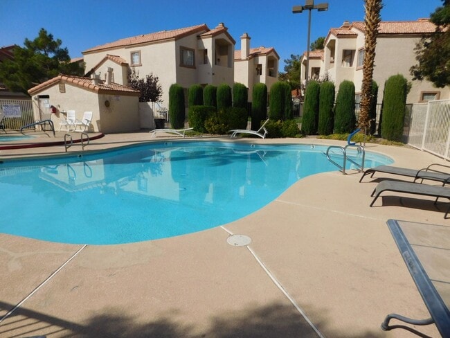 Photo - Gorgeous 3 bedroom condo with a 2 car garage! Tons of upgrades*Southwest*Gated community*