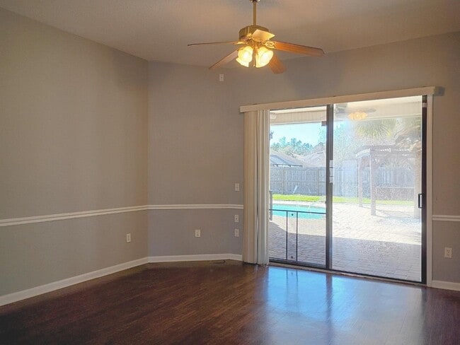 Photo - 1392 Hawks Crest Dr