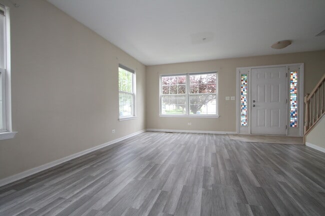 Photo - 2554 Dickens Dr