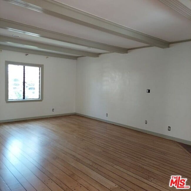 Photo - 341 S Rodeo Dr