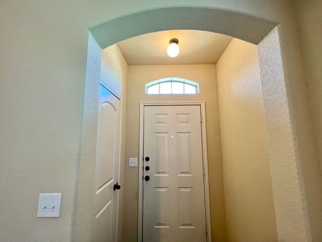 Photo - Luxury Duplex in Creekside Crossing!