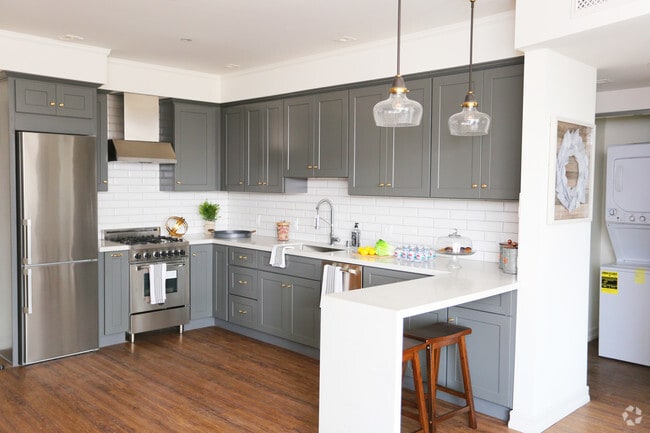 1BR, 1BA-Kitchen
