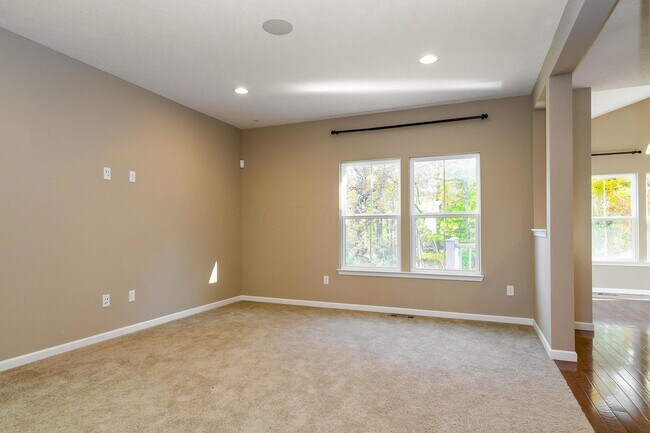 Photo - 7660 Scioto Crossing Blvd