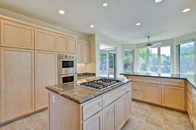 Photo - Large 3,767 sqft home on a 10,000 sqft lot- 2 bed located on 1st floor w/ separate entrance - Top...