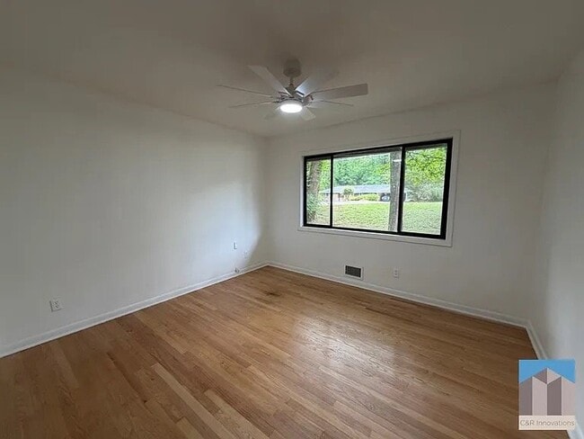 Photo - 2636 Whiteleigh Ct NE
