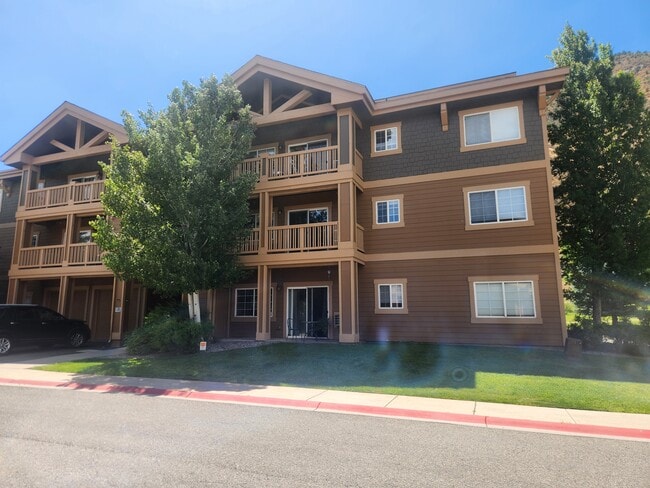 Building Photo - 520 River View Dr Unit 504 Rental