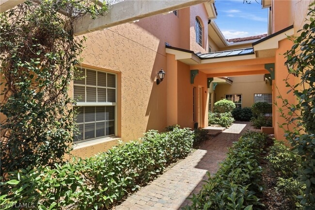 Building Photo - 8601 Piazza Del Lago Cir Unit 203