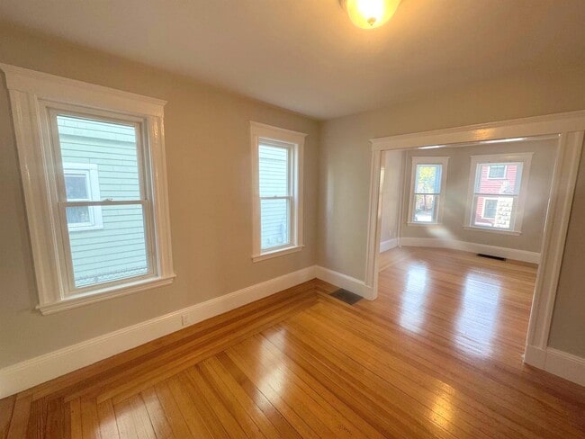 Photo - 11 Belmont Sq Unit 1