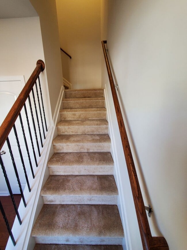 Photo - 3 bedroom townhome in university