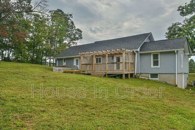 Photo - 134 Goldview Rd