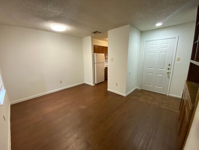 Photo - Cozy 2 bd/2.5 bath NW Austin Home