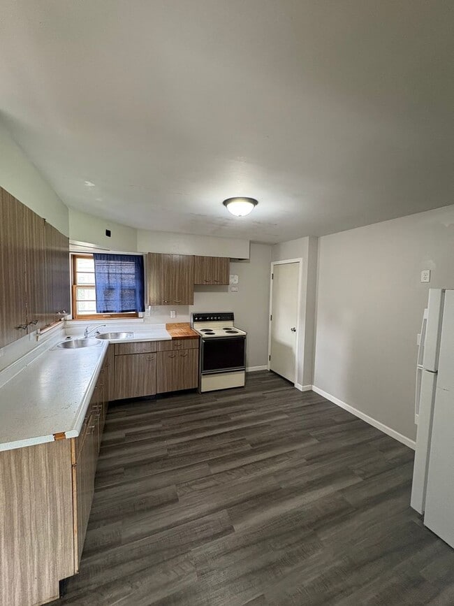 Photo - 3 Bedroom 1 Bathroom Duplex in Cedar Falls... Casa