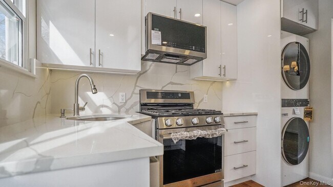 Photo - 100 E Sunnyside Ln