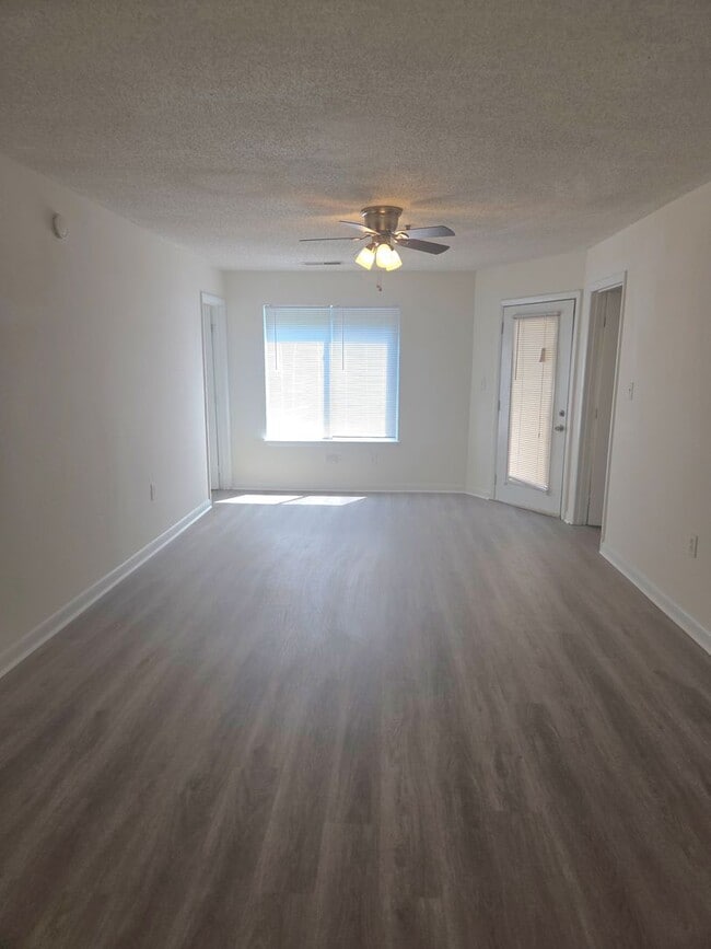 1440 Collegiate Cir