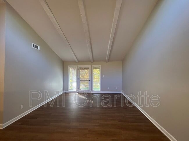 Photo - 4746 NC-73