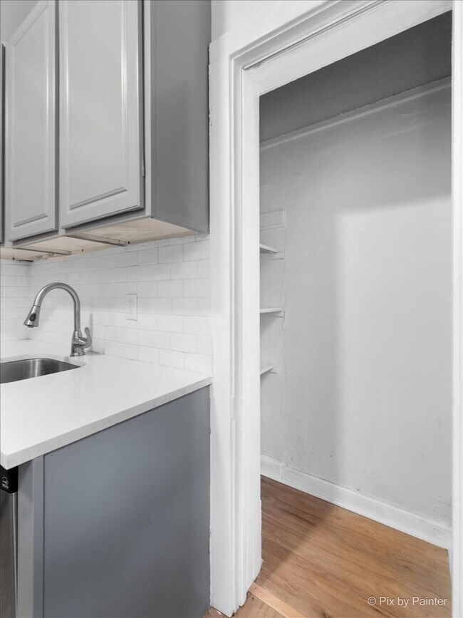 Photo - 3111 N Clifton Ave Unit 1R