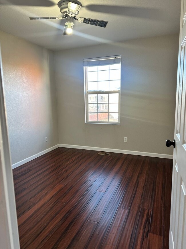 Photo - Single Family Home for Rent!