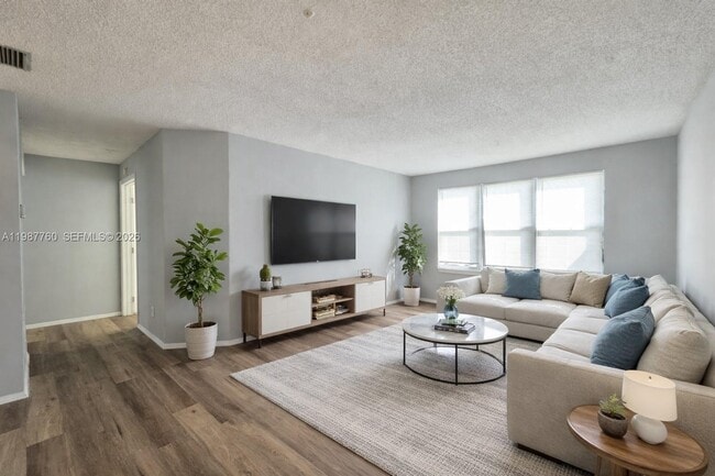 Building Photo - 2303 N Congress Ave Unit 28