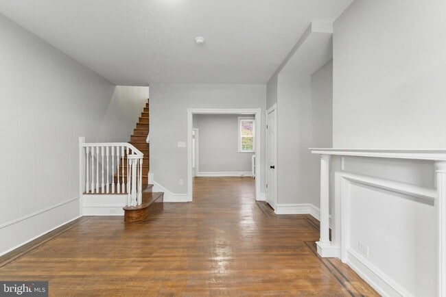 Photo - 6433 Vine St