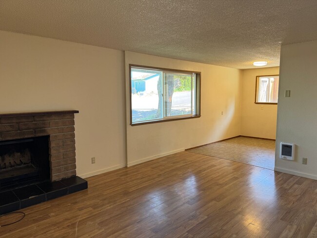 Photo - Charming 2-bedroom, 1-bath duplex in Springfield, OR