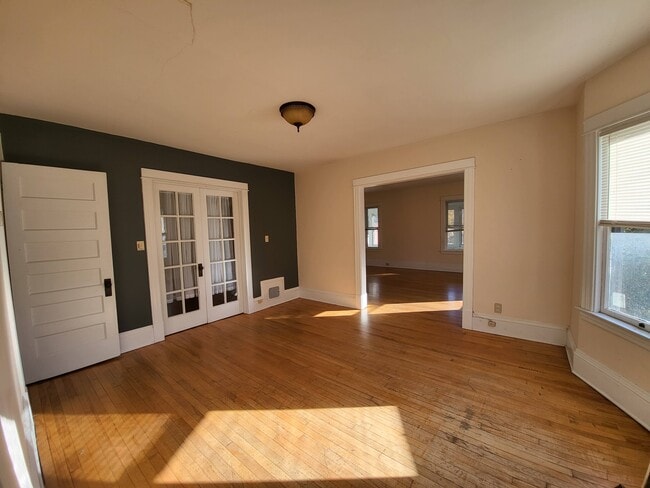 Photo - 3240 Pillsbury Ave S Unit Upper
