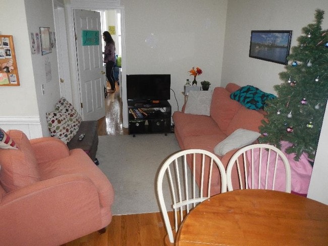 Building Photo - 588 Columbus Ave Unit 2