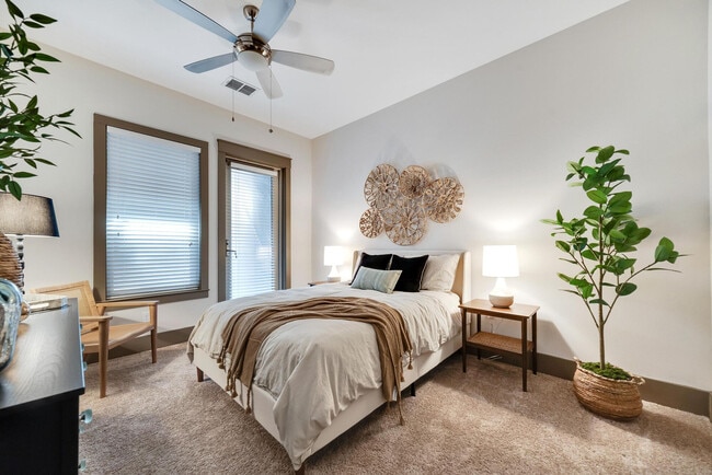 Photo - Varela Westshore Apartments