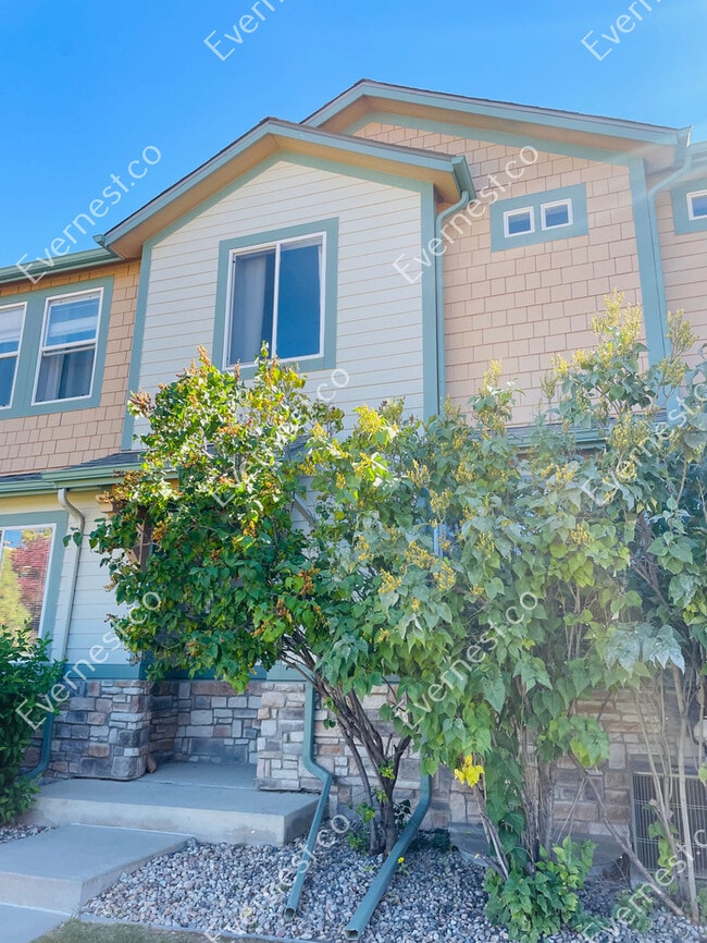 Building Photo - 3-Bed/2.5-Bath/ Voucher Accepted/Available Soon!