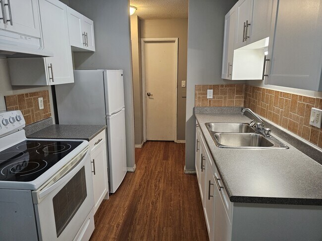 1755 No 9 Highway203 Unit 203