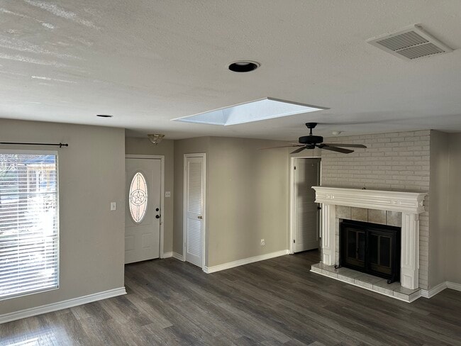 Photo - 509 Green Meadow Trail