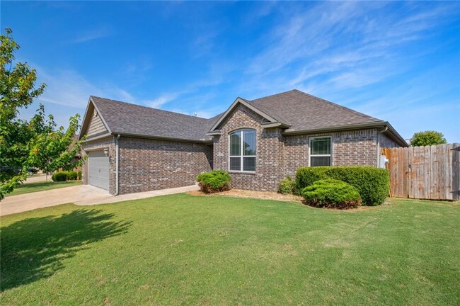 Photo - 3104 SW Waterleaf Ave