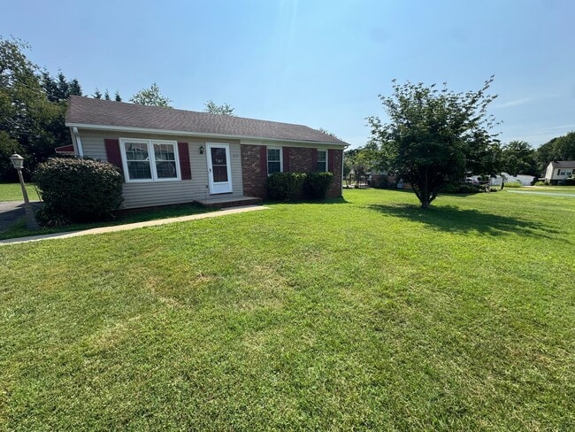 Building Photo - 312 Foreston Dr
