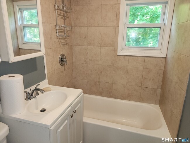 Photo - 191 Dupont Pl