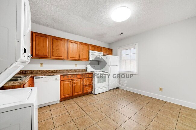 Photo - 1378 1/2 Indianola Ave