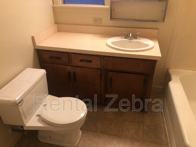 Photo - 101 E Santa Fe Ave