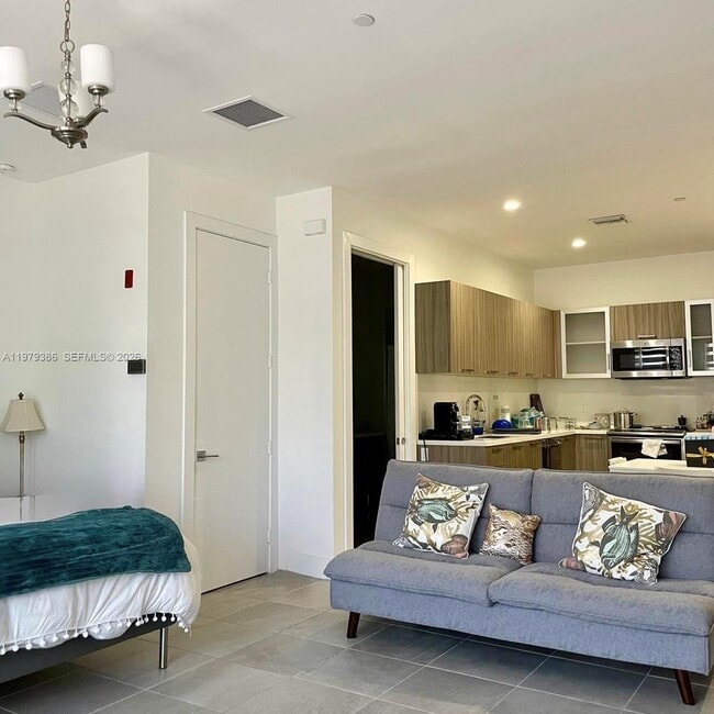 Photo - 1045 NE 18th Ave Unit 304