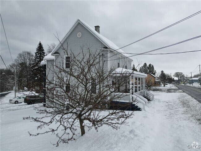 Building Photo - 102 N Helmer Ave Rental