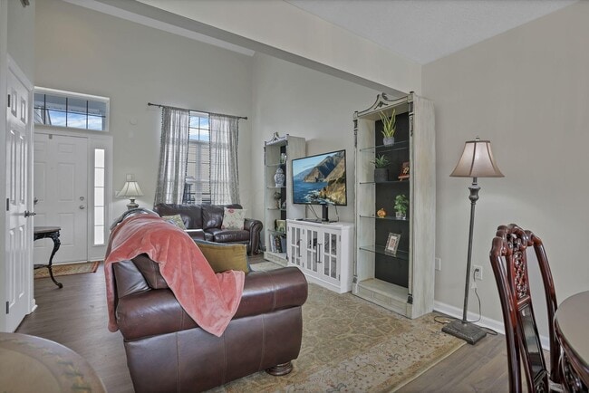 Photo - 8277 Deering Oaks Dr Unit 8277