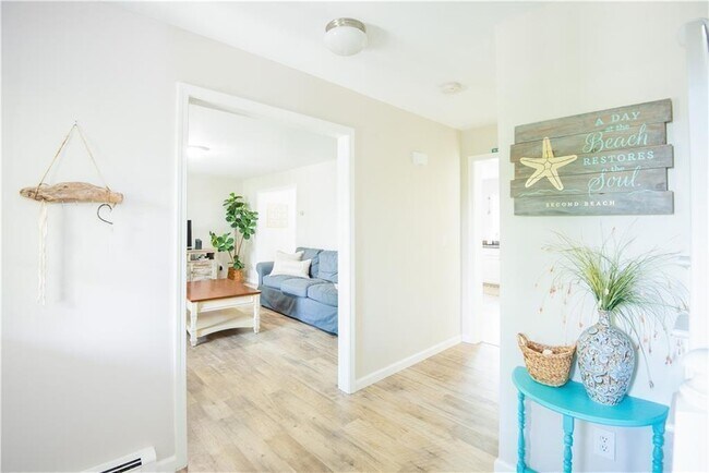 Photo - 663 Aquidneck Ave