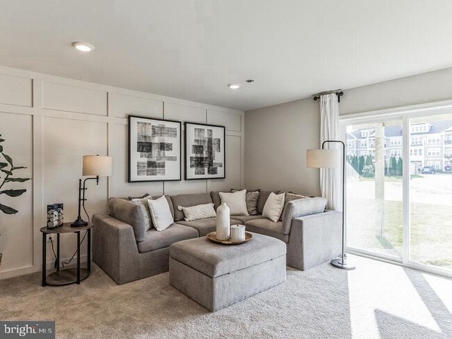 Photo - 216 Macoun Way