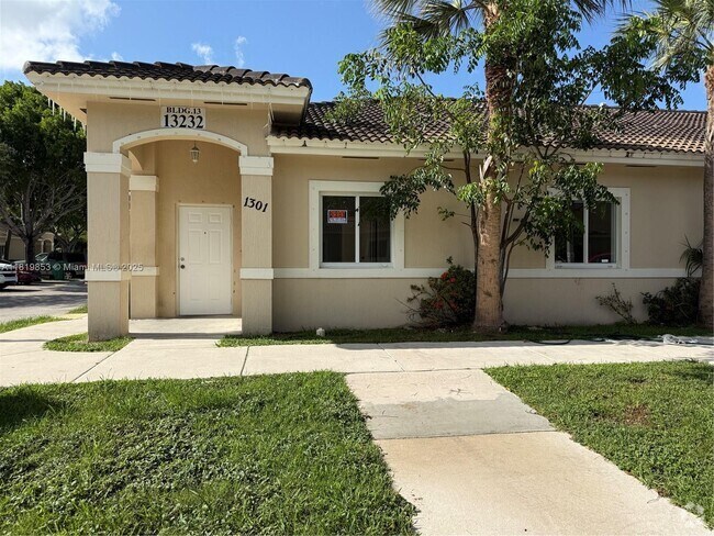 Building Photo - 13232 Old Biscayne Dr Unit 1301 Rental