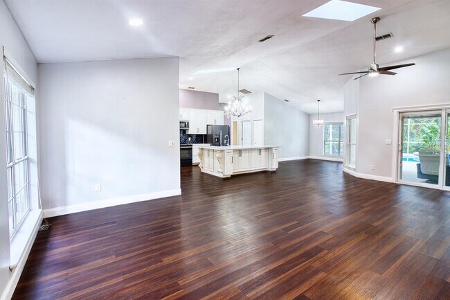 707 Corbin Park Rd