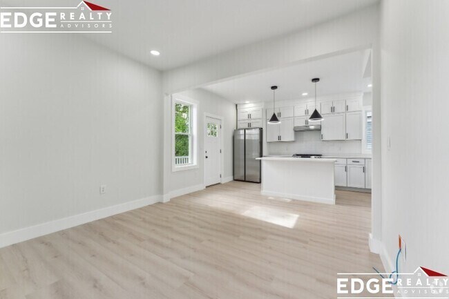 Building Photo - 40 Brackett St Unit 1 Rental