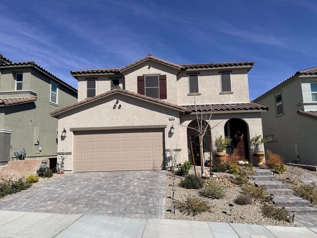Building Photo - Gated NW community 5Bed
