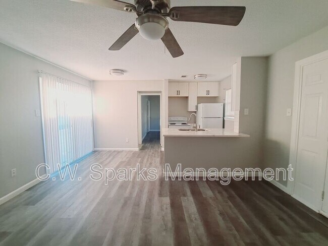 Photo - 817 Bluebird Dr