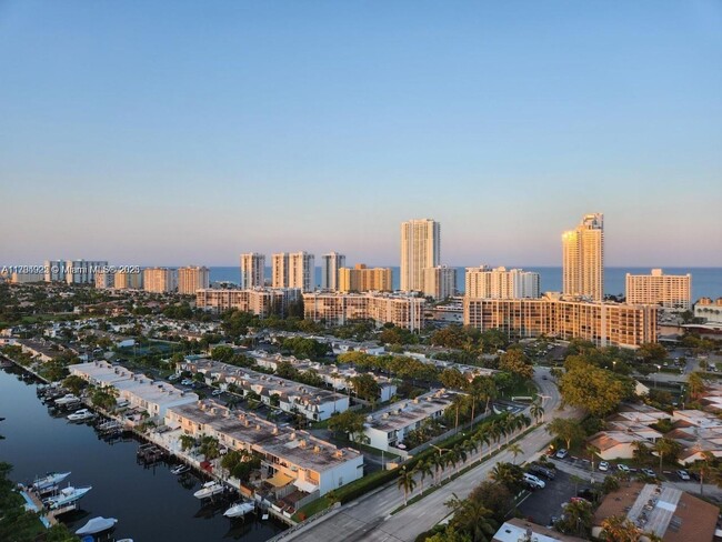 Photo - 2500 Parkview Dr Unidad 2208 Rental