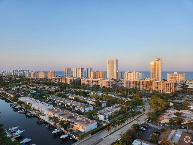 Building Photo - 2500 Parkview Dr Unit 2208 Rental
