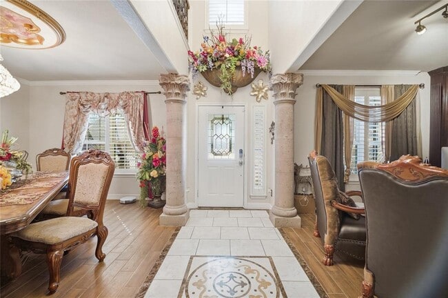 Photo - 113 Scarlet Oak Cove